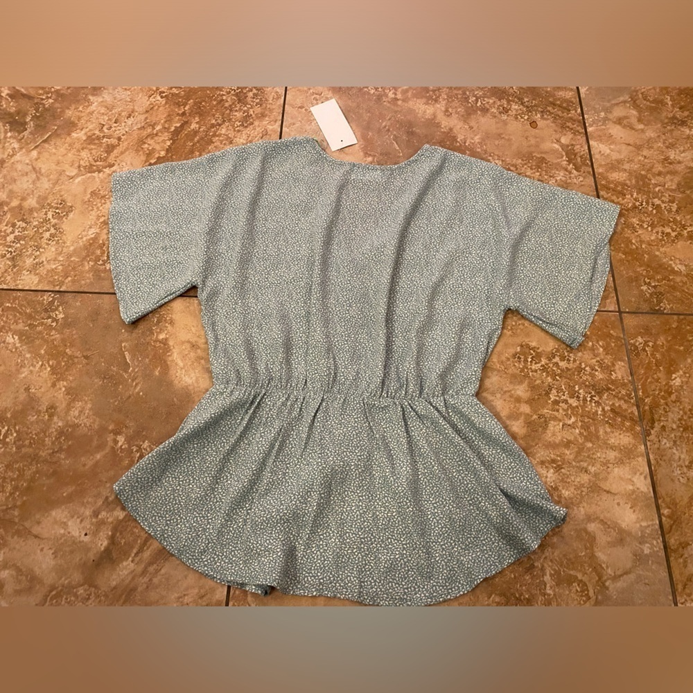 NWT Sienna Sky Green Batwing Peplum Blouse - Size Large - Picture 7 of 12